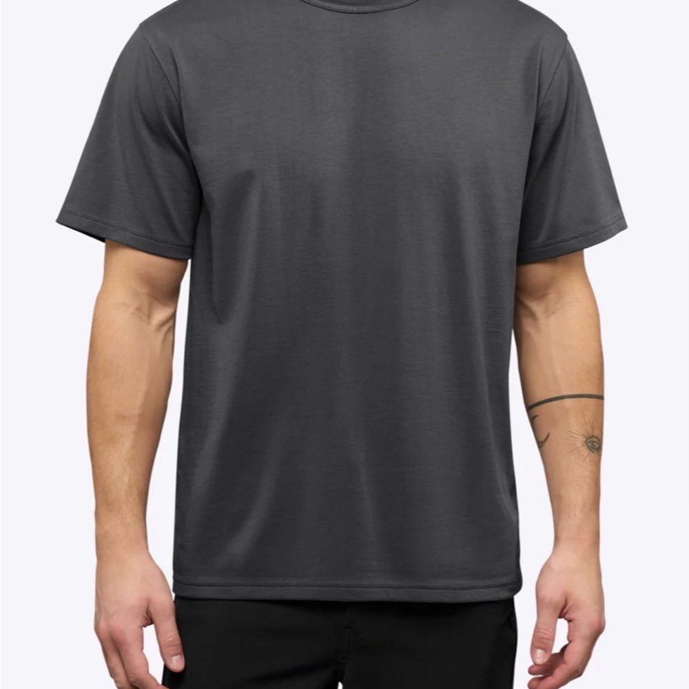 ⭐️ NWT Cuts Clothing Men's Crew Neck oversized T-Shirt - black